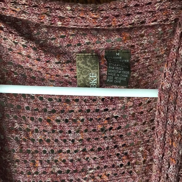 Buckle - Sleeveless Cardigan - Picture 3 of 7